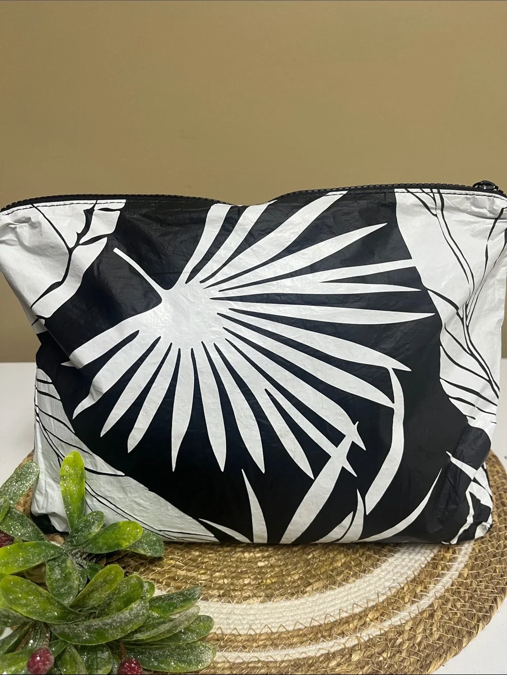Aloha Collection large pouch in good used condition